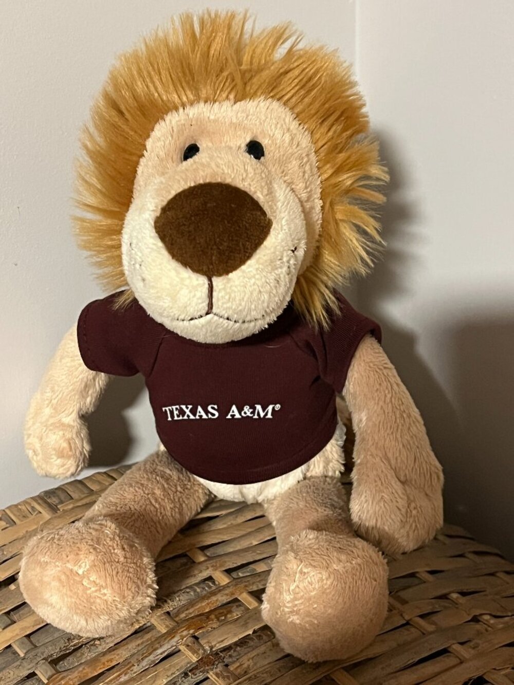 Collegiate Mascot Lion Plush Texas A&M Maroon T-Shirt Aggies Stuffed Animal